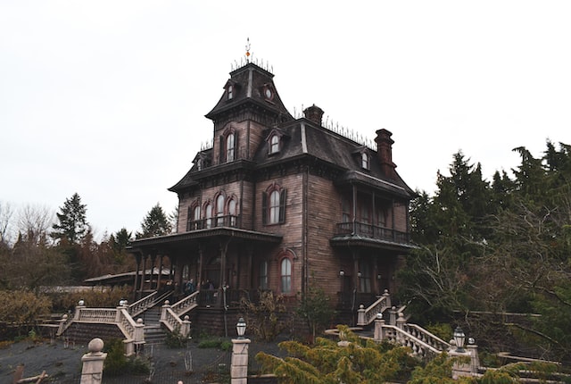Article - How to stage your open house for spooky clients